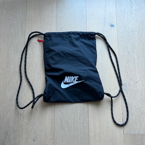 Nike Heritage Drawstring Backpack - Picture 2 of 5